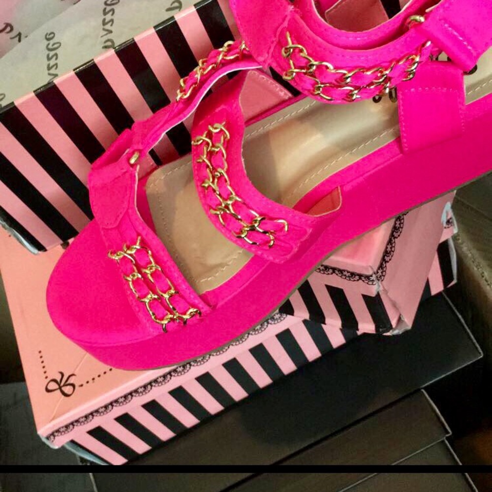 Platform sandals - Picture 2 of 2